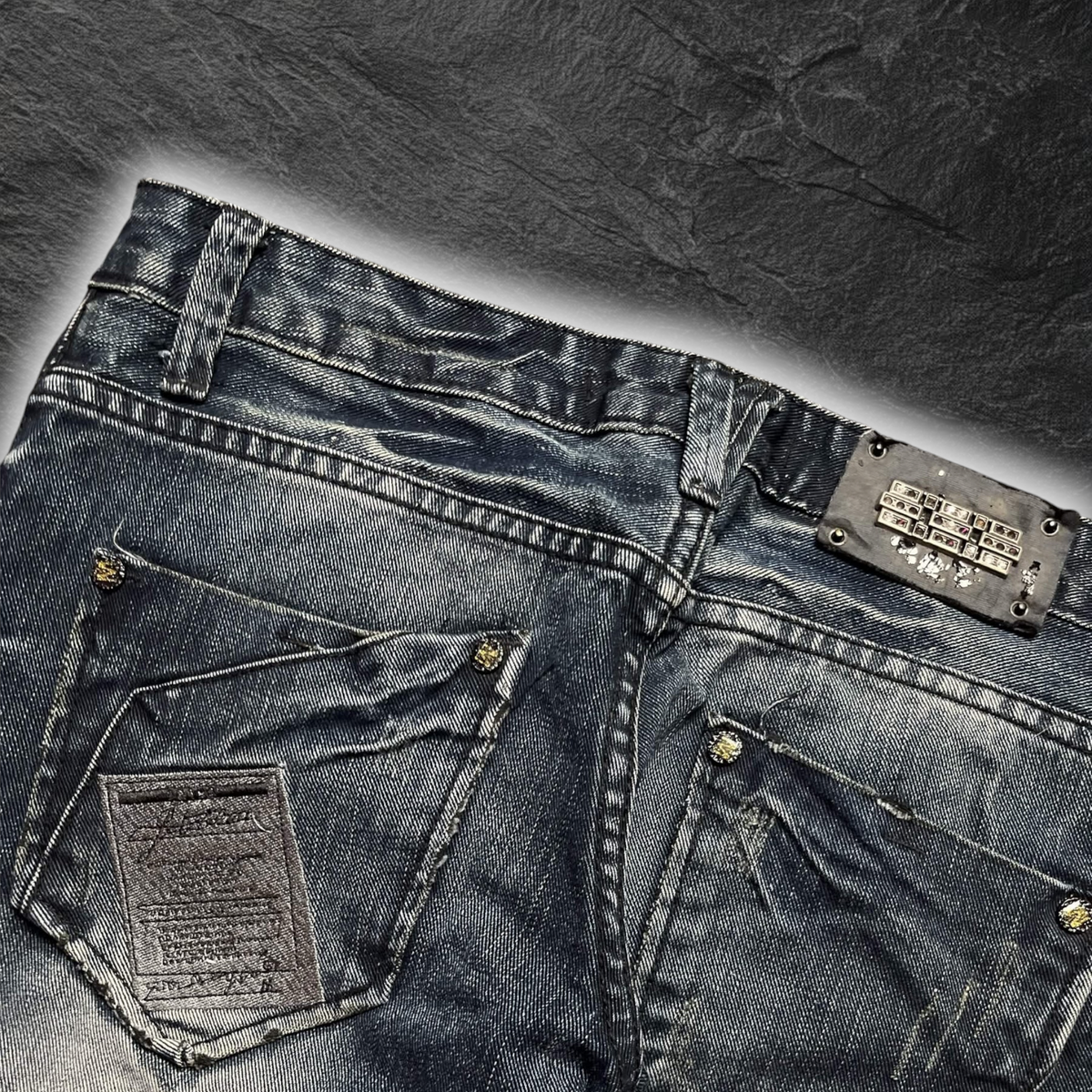 streetcave.eu 3+2 JEANS DECODE Herren Denim Jeans in Blau mit Used-Waschung, Falten-Effekten und verzierten Taschen