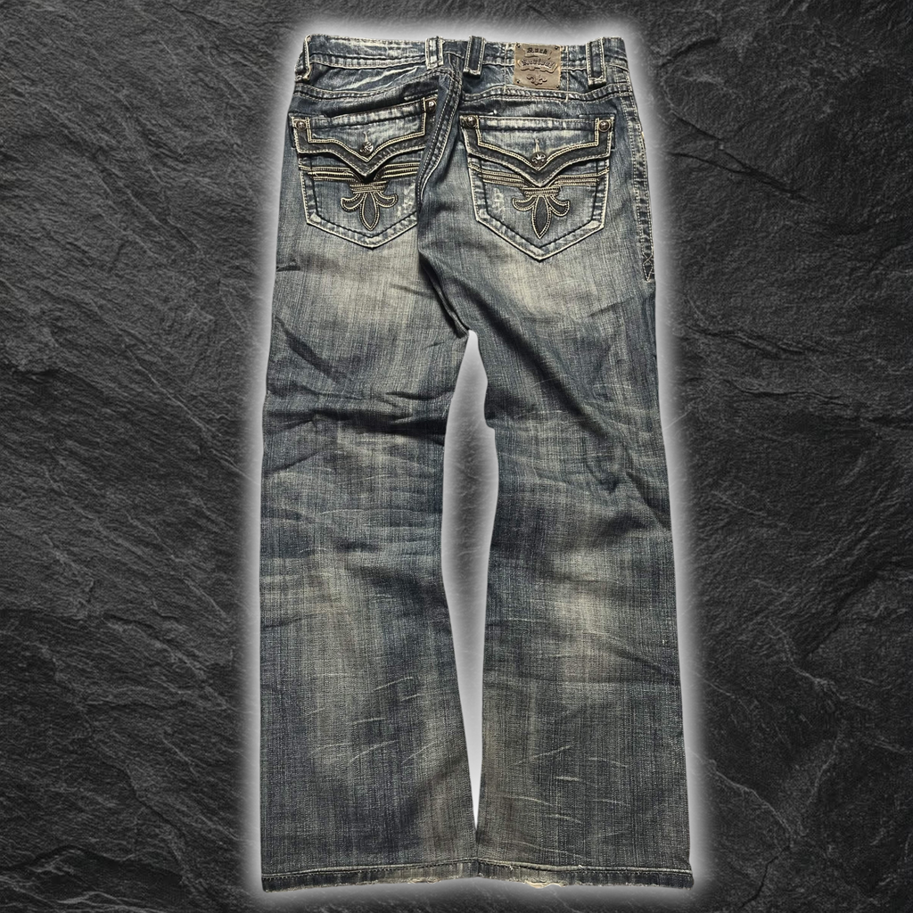 streetcave.eu Rock Revival Herren Jeans in Blau mit Distressed-Waschung und aufwendiger Stickerei auf den Gesäßtaschen